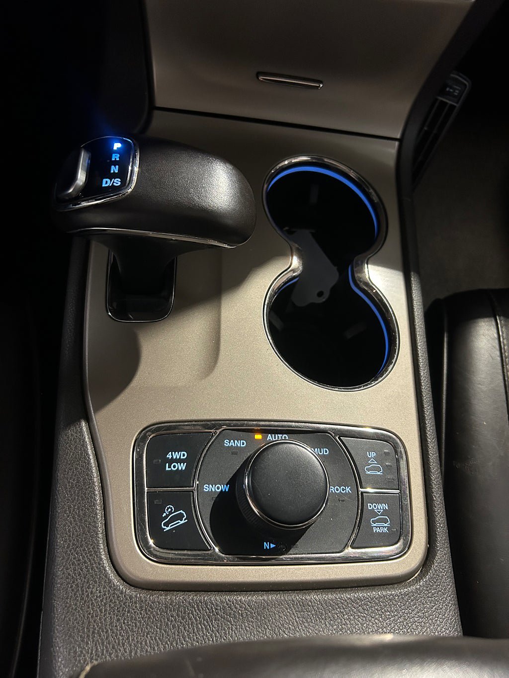 Vehicle Image 16