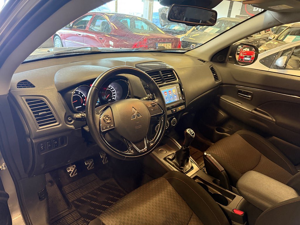 Vehicle Image 10
