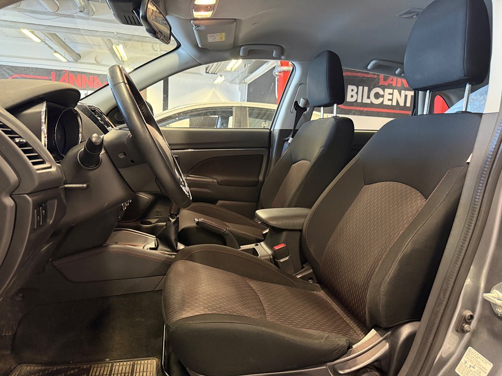 Vehicle Image 12