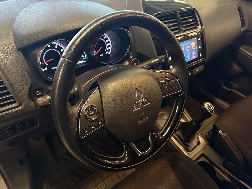 Vehicle Image 13