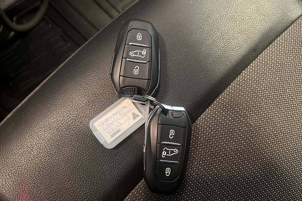 Vehicle Image 24