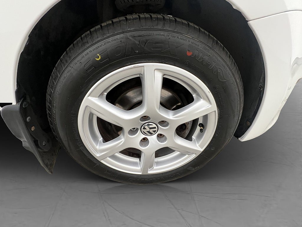 Vehicle Image 25
