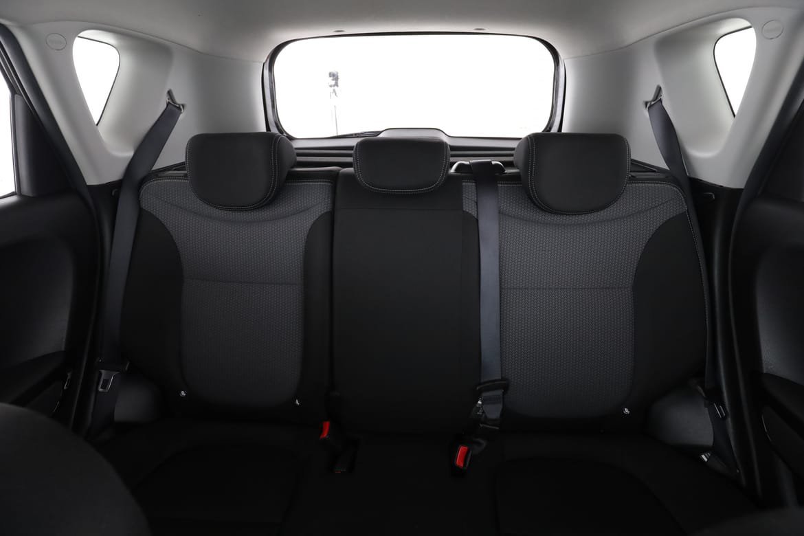 Vehicle Image 16