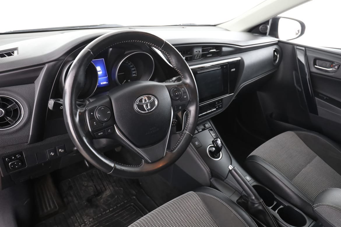 Vehicle Image 10