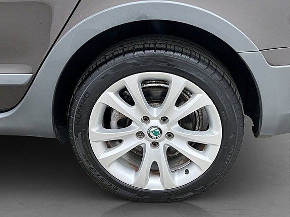 Vehicle Image 33
