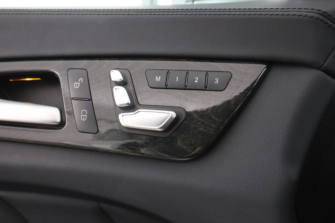 Vehicle Image 24