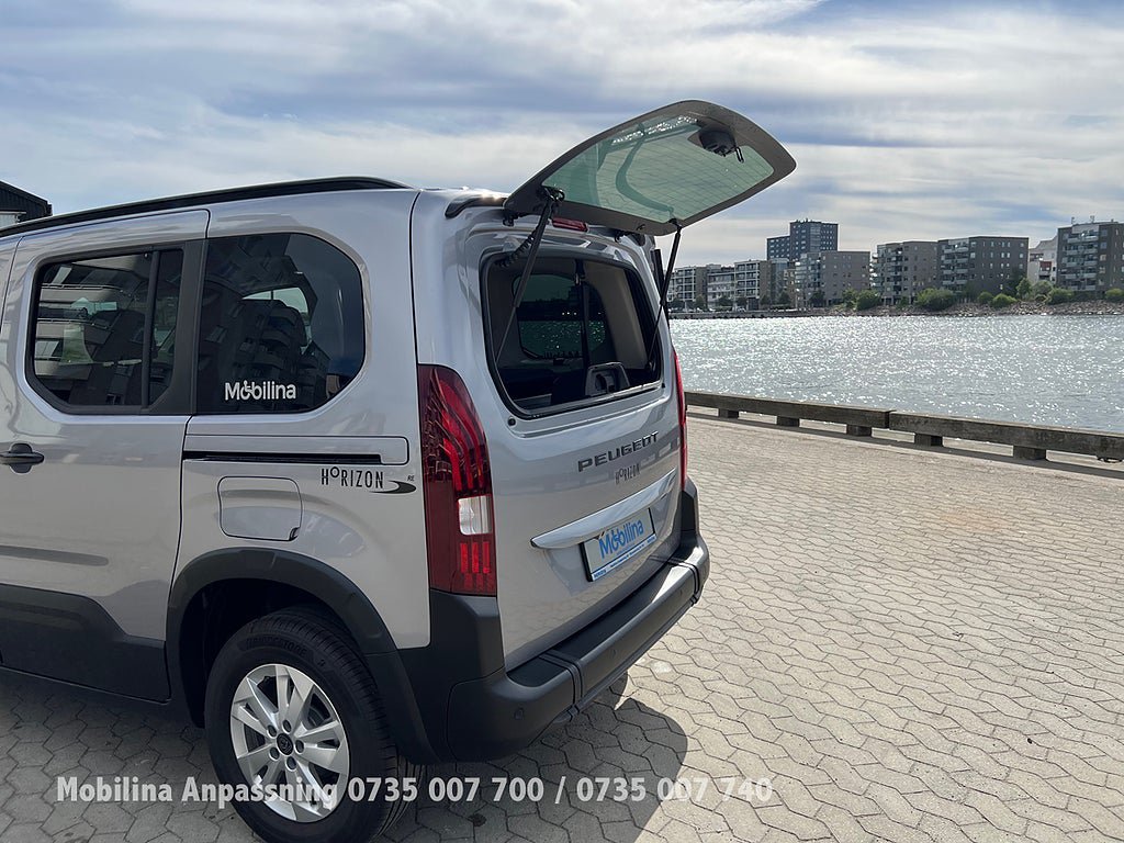 Vehicle Image 17