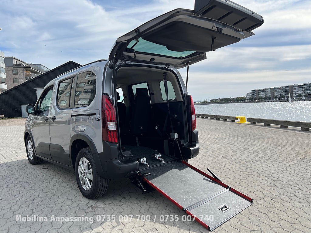 Vehicle Image 22