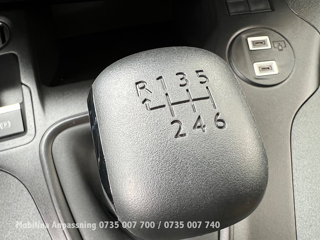 Vehicle Image 46