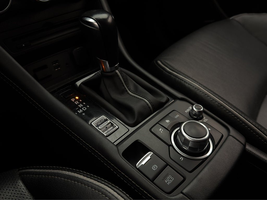 Vehicle Image 23