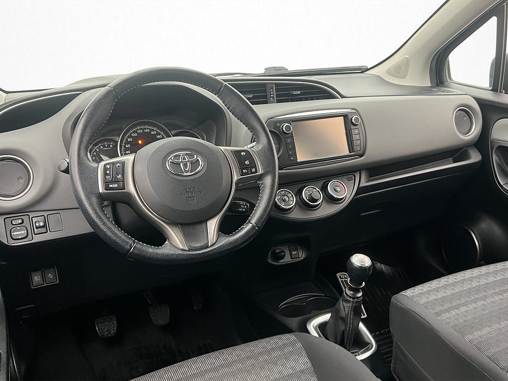 Vehicle Image 12