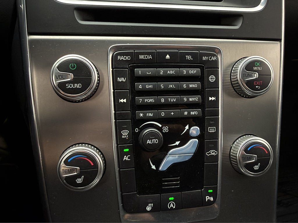 Vehicle Image 24