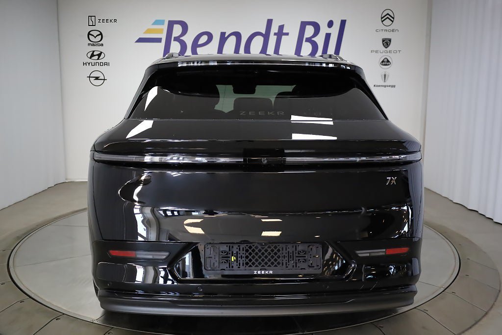 Vehicle Image 13