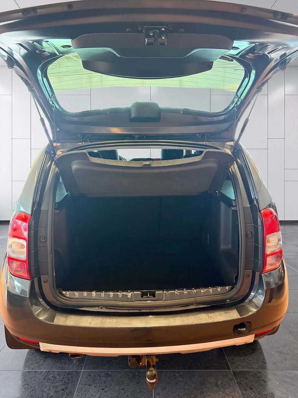 Vehicle Image 9