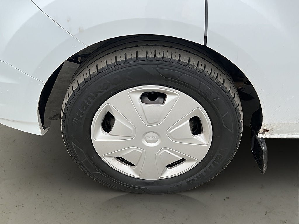 Vehicle Image 25