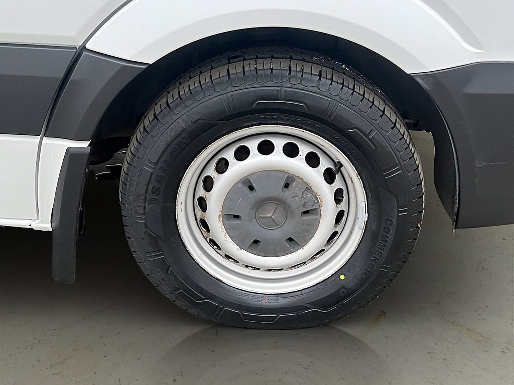 Vehicle Image 26