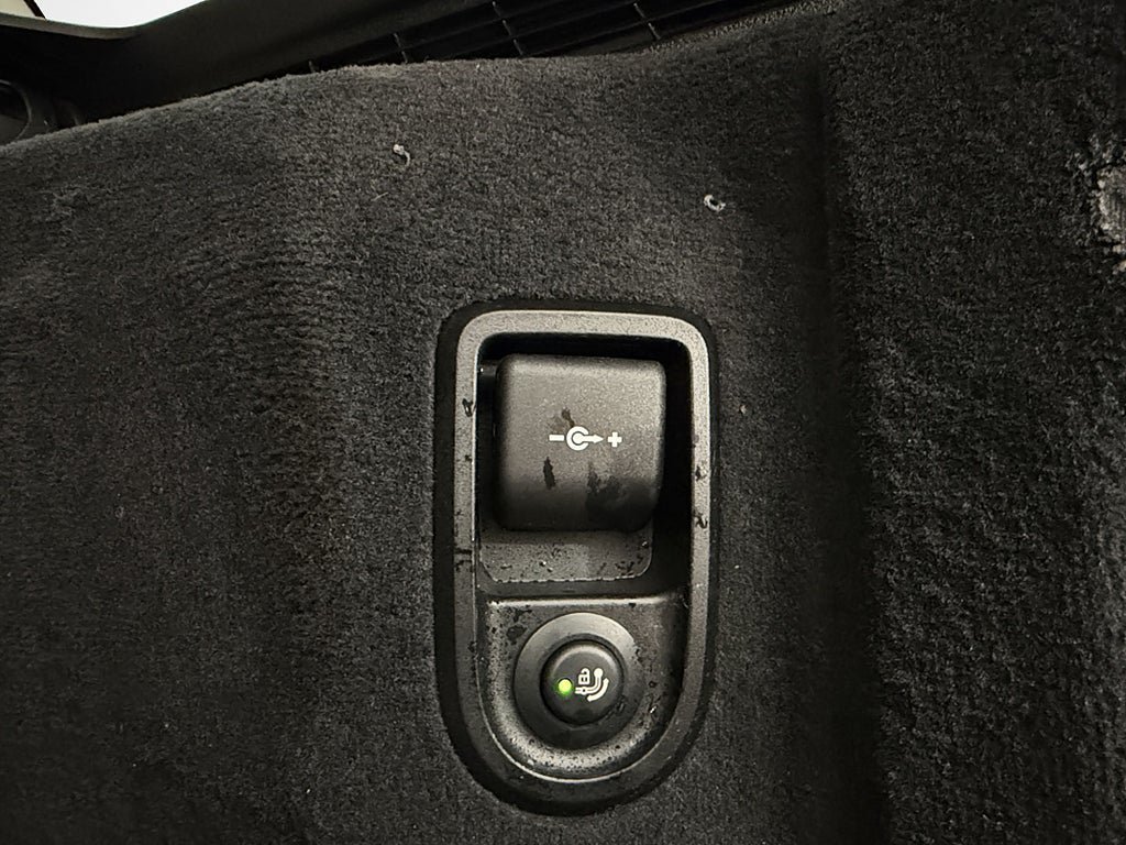 Vehicle Image 24