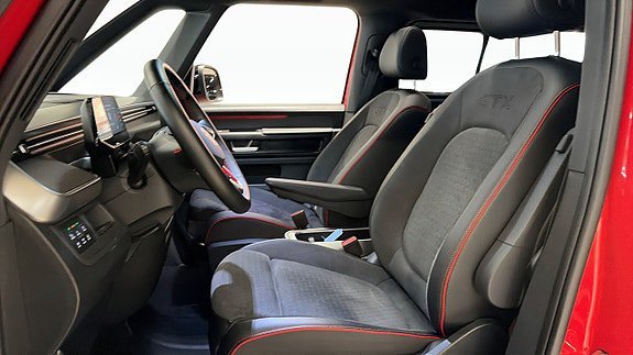 Vehicle Image 8