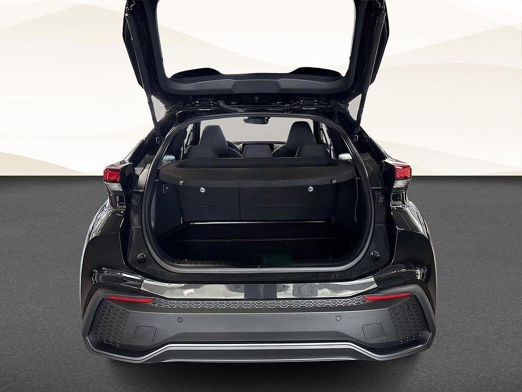 Vehicle Image 12