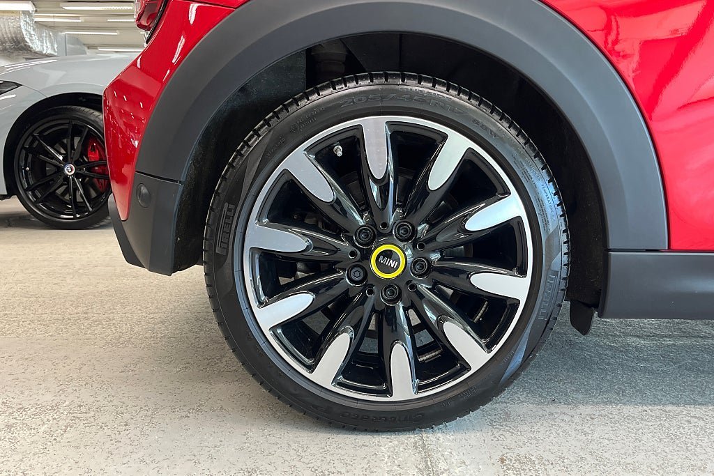 Vehicle Image 17