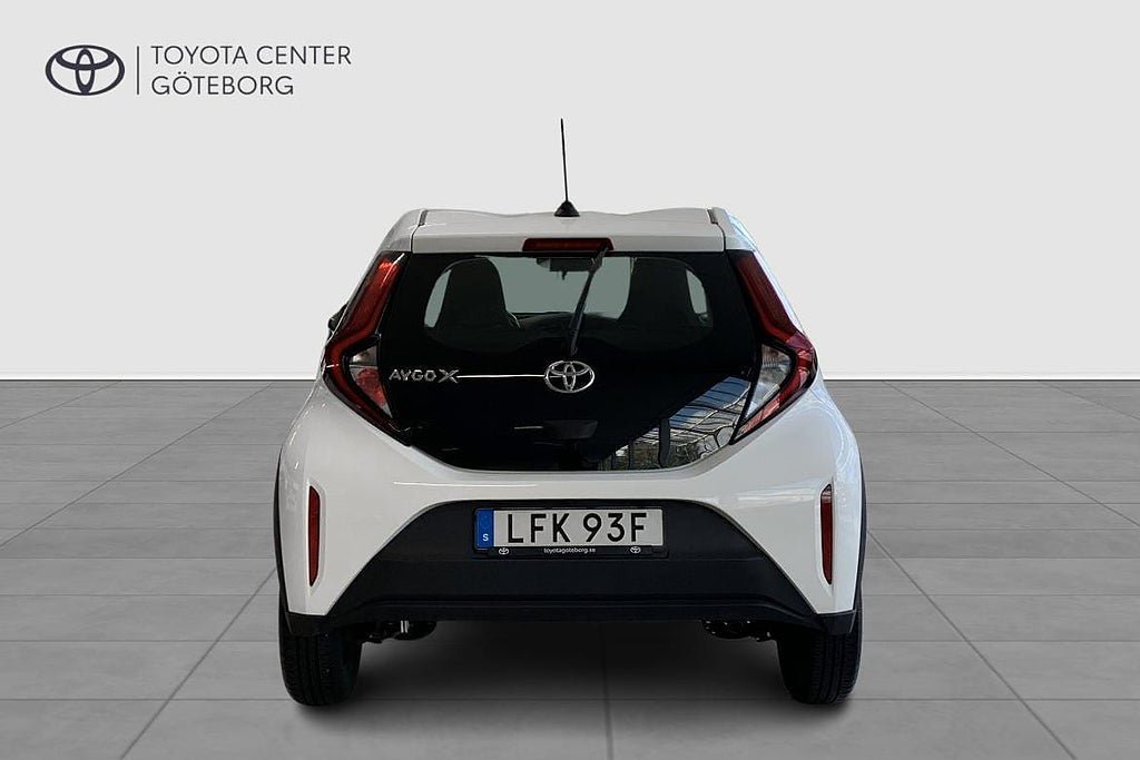 Vehicle Image 7