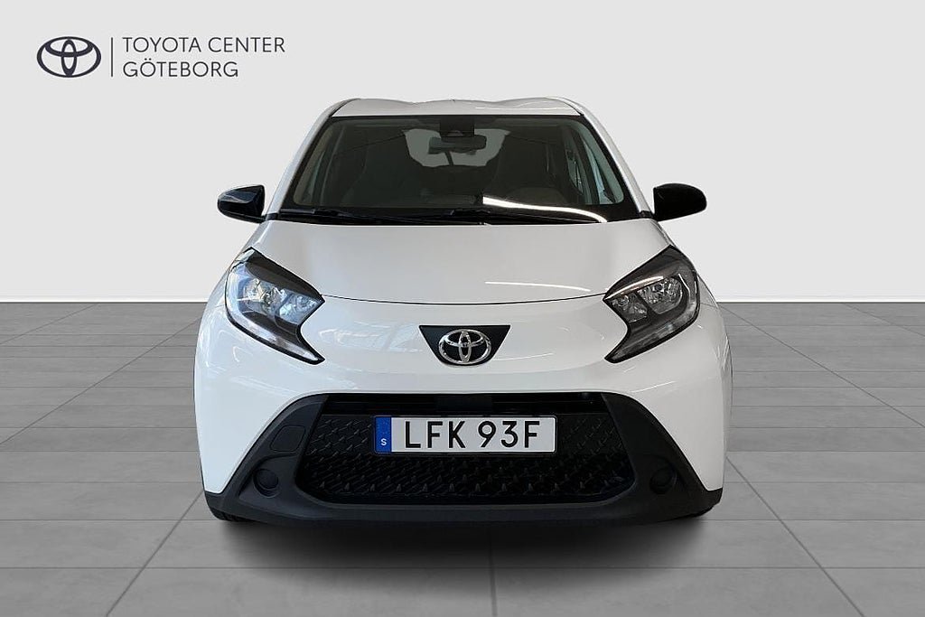 Vehicle Image 8