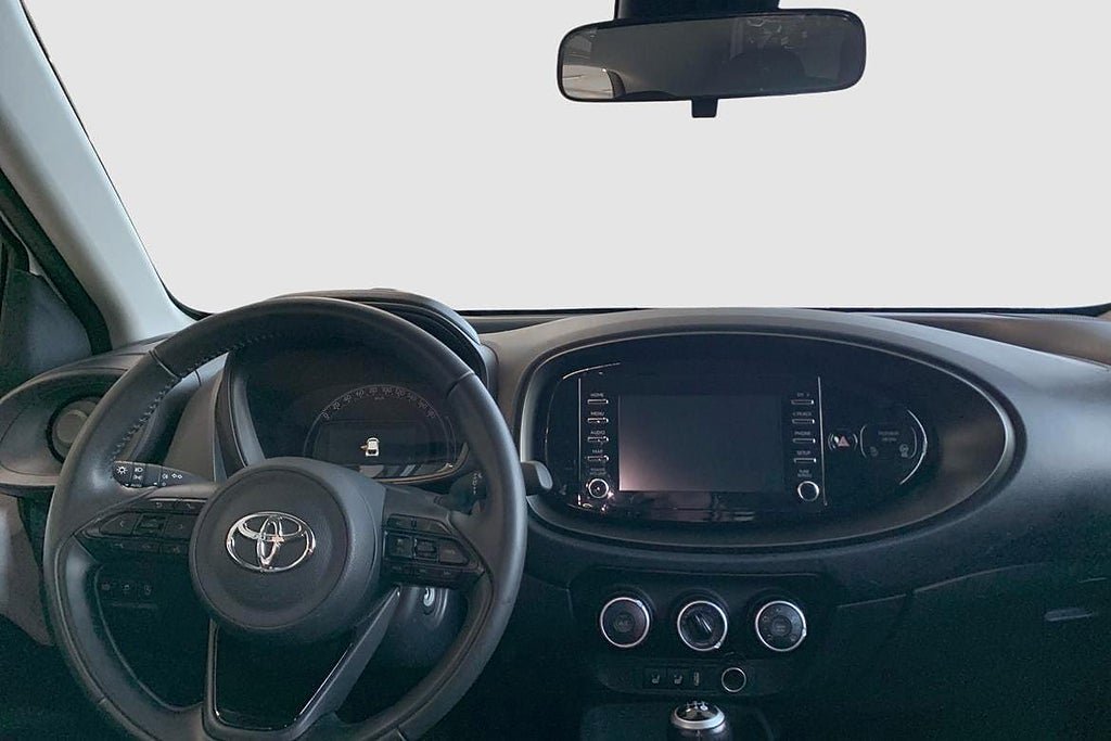Vehicle Image 11