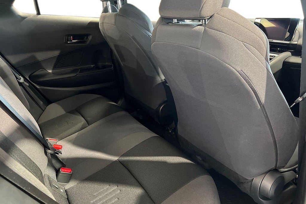 Vehicle Image 9
