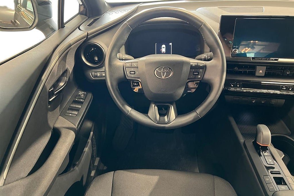 Vehicle Image 11