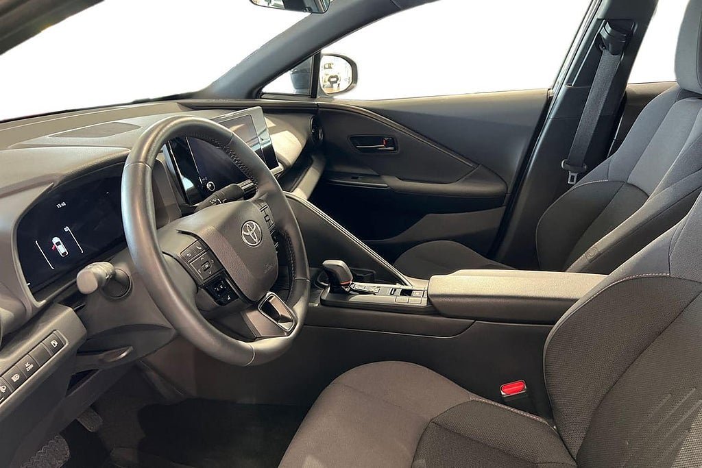 Vehicle Image 14