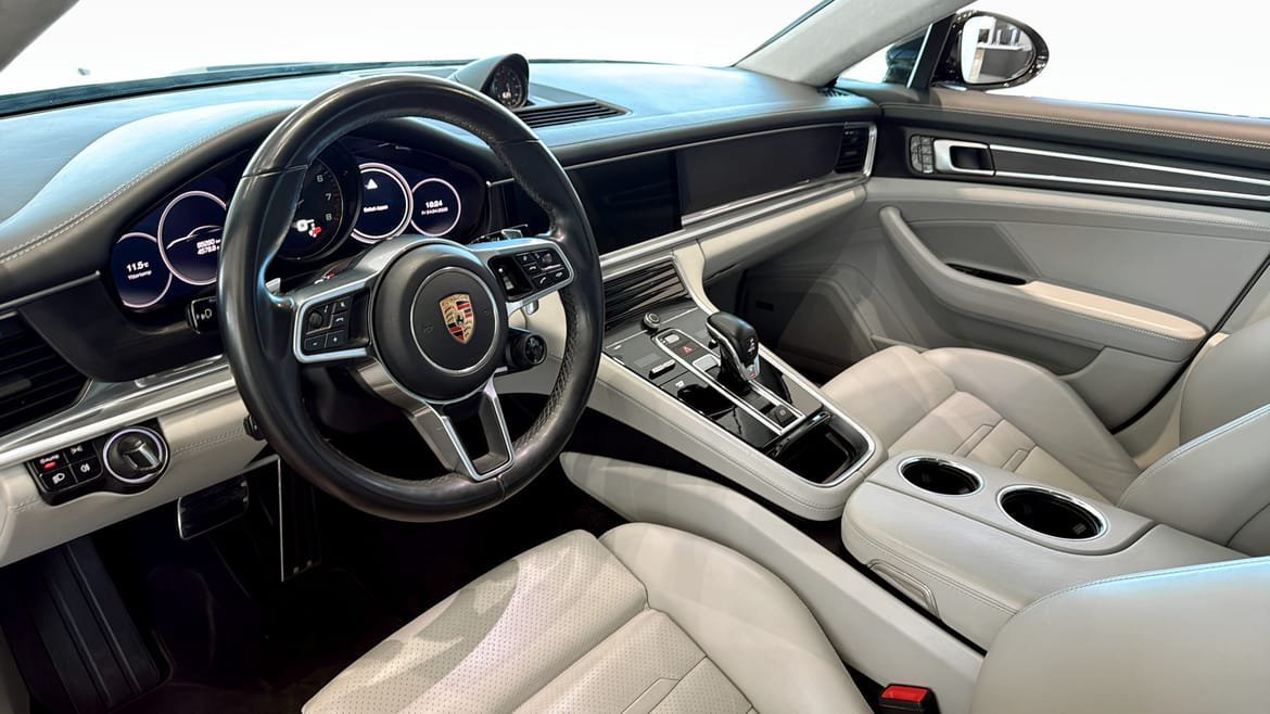 Vehicle Image 7