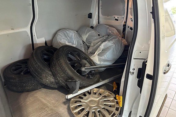 Vehicle Image 9