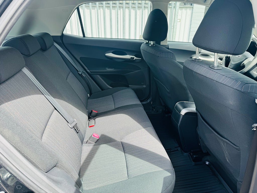 Vehicle Image 6