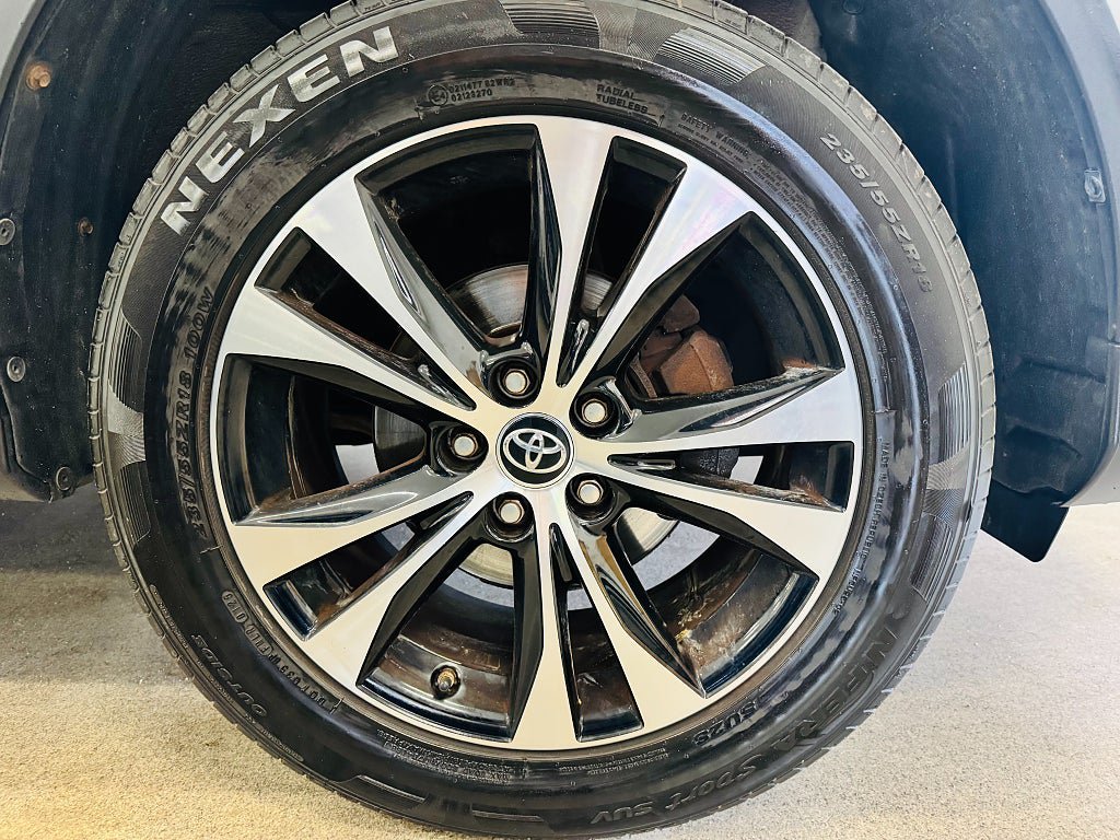 Vehicle Image 11
