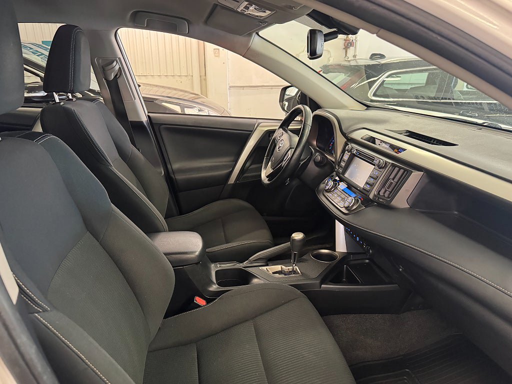 Vehicle Image 17