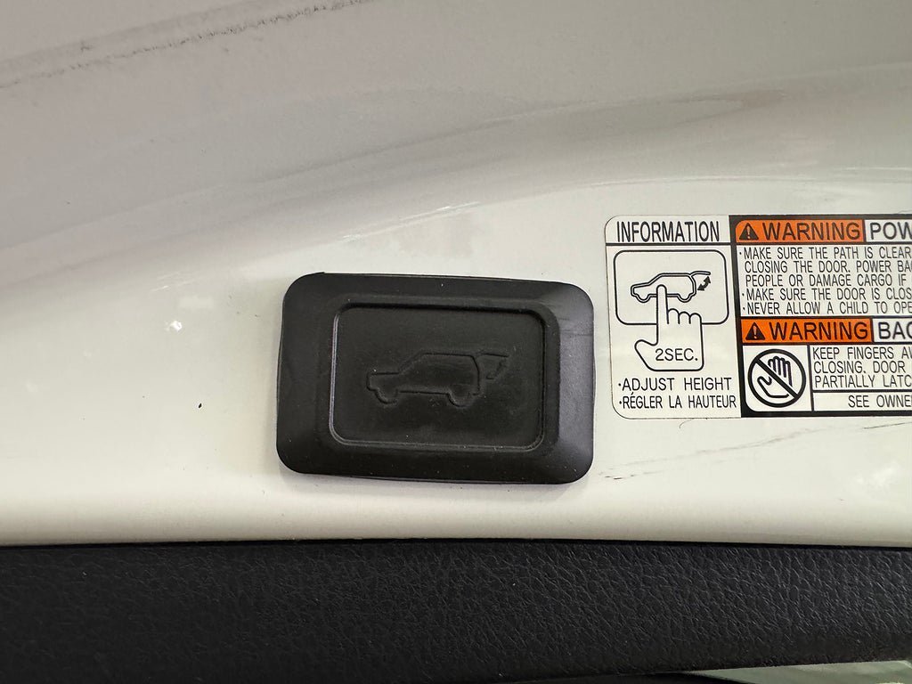 Vehicle Image 25