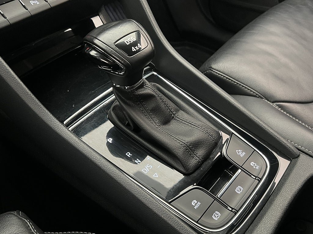 Vehicle Image 23