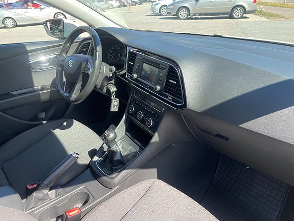 Vehicle Image 17