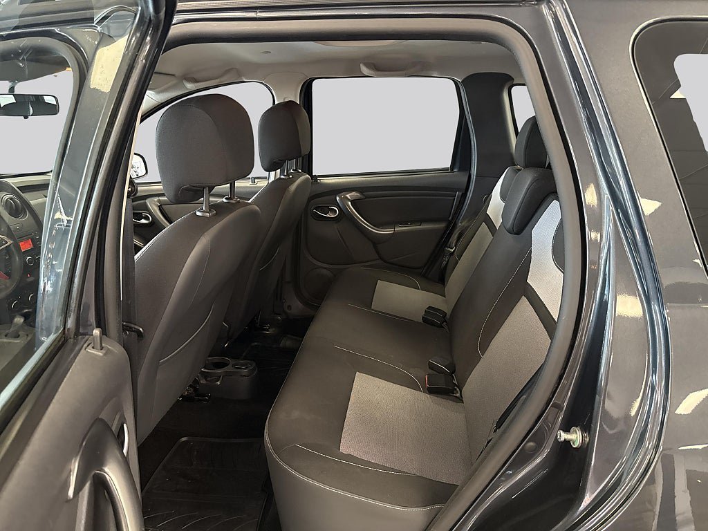 Vehicle Image 9