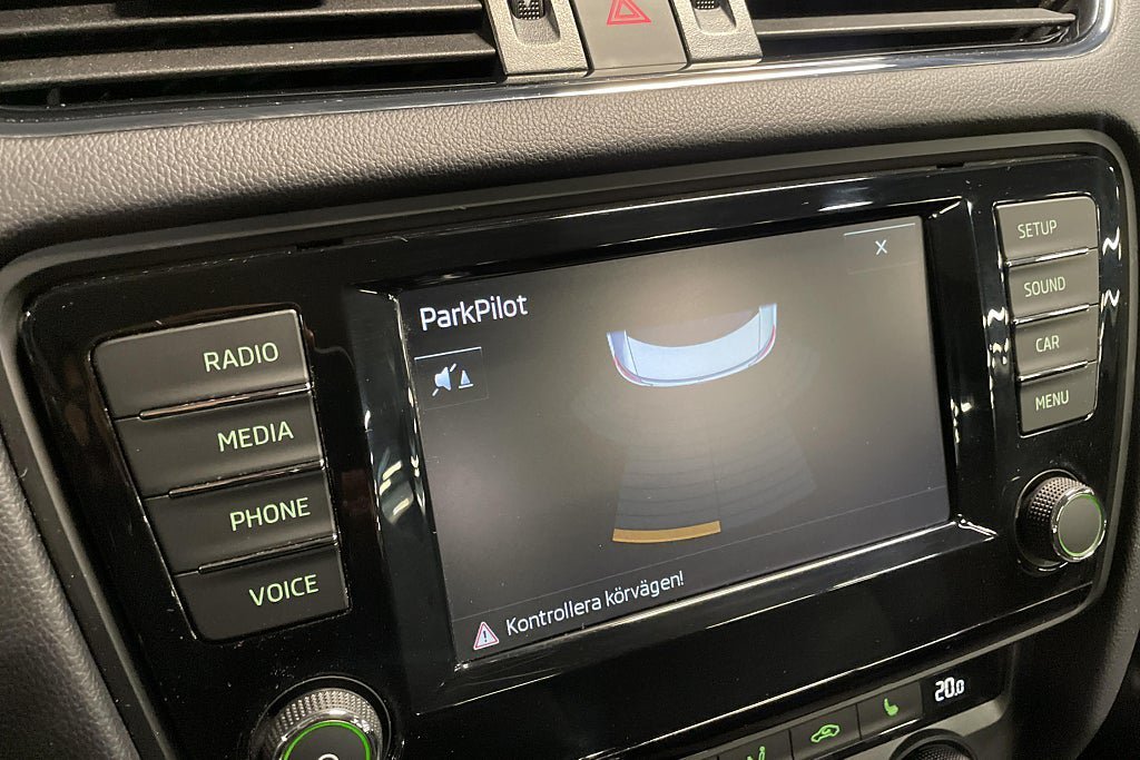 Vehicle Image 18