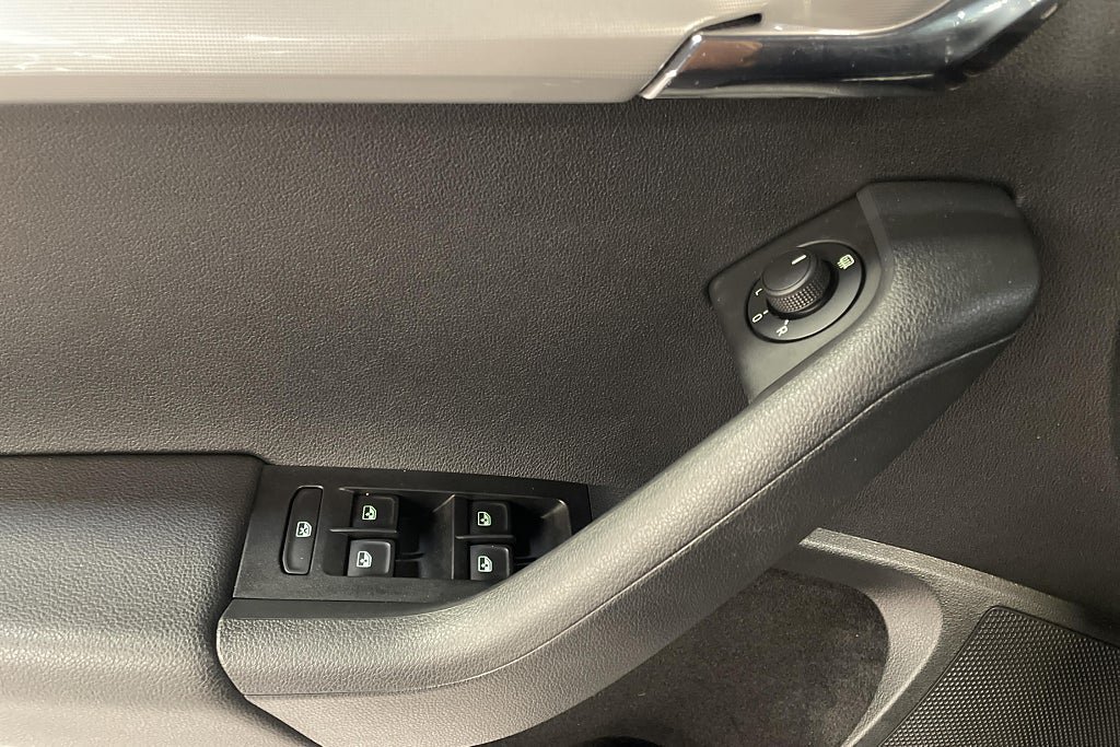 Vehicle Image 26