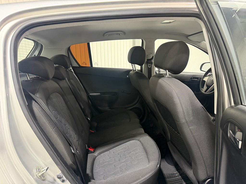 Vehicle Image 11