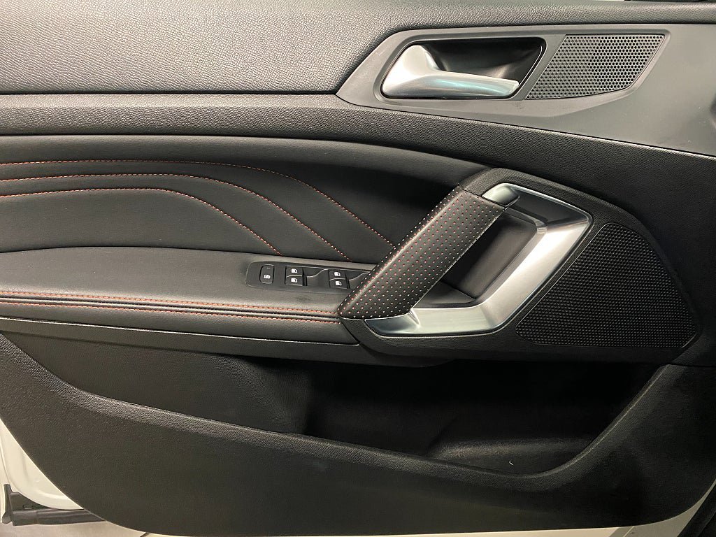 Vehicle Image 24
