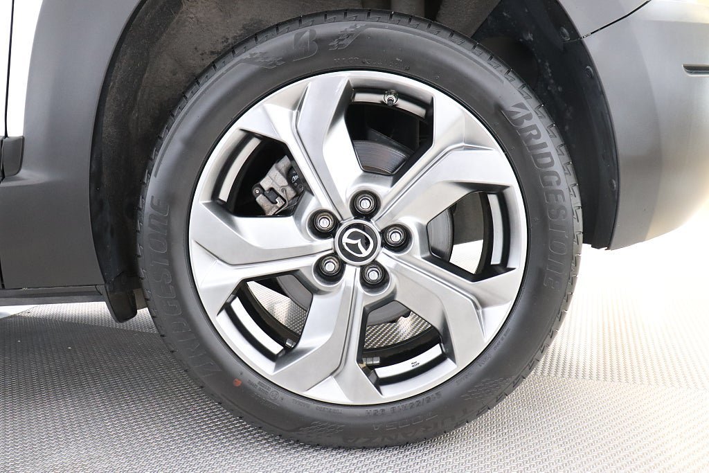 Vehicle Image 15