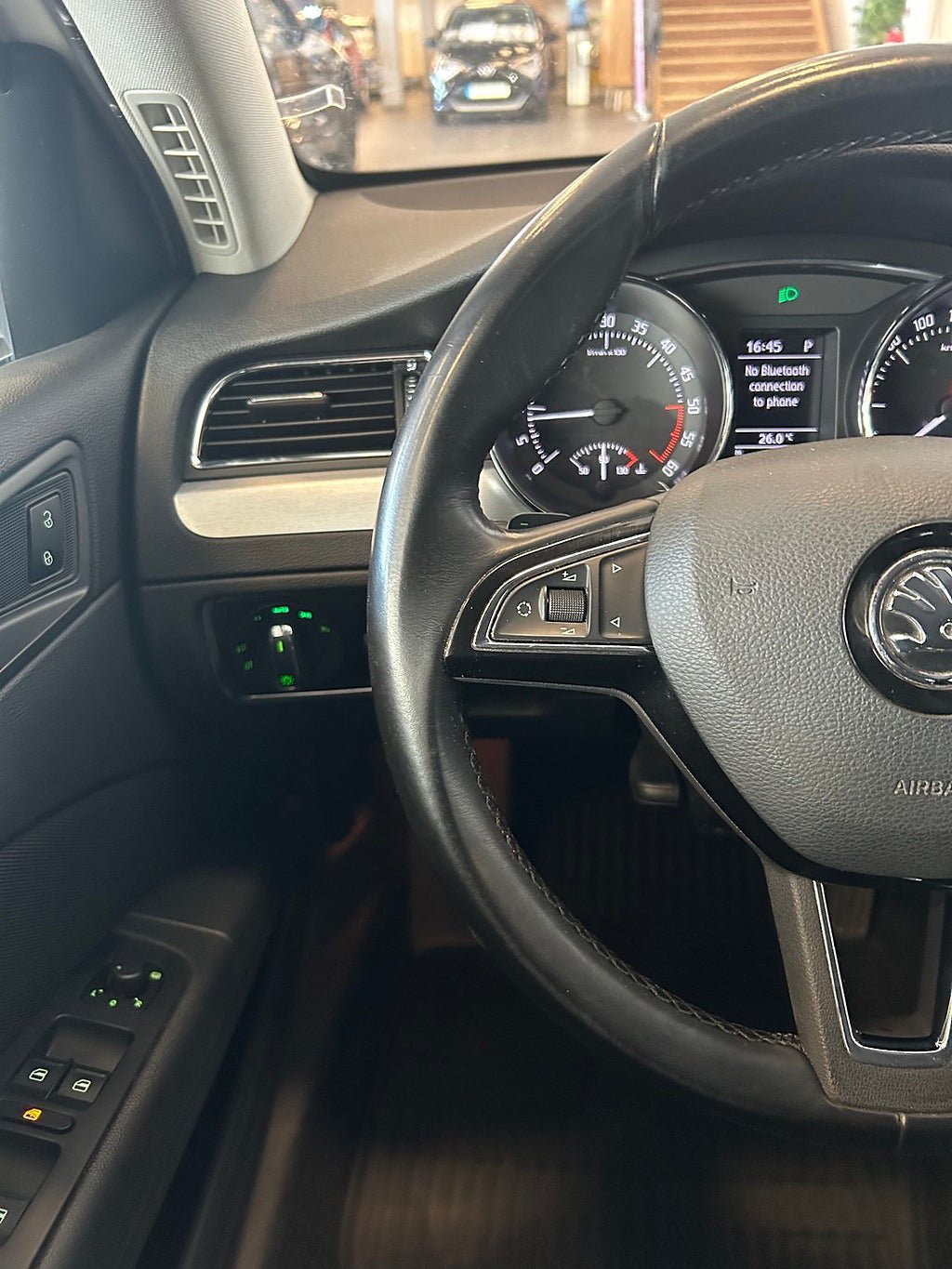 Vehicle Image 15
