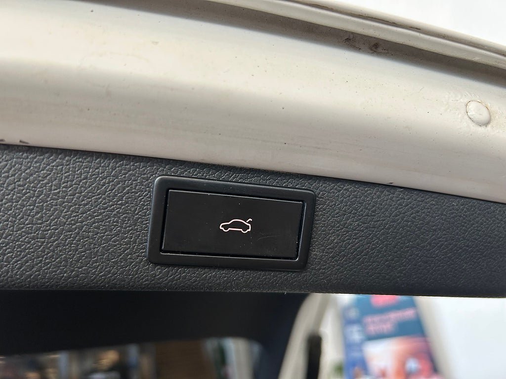 Vehicle Image 26