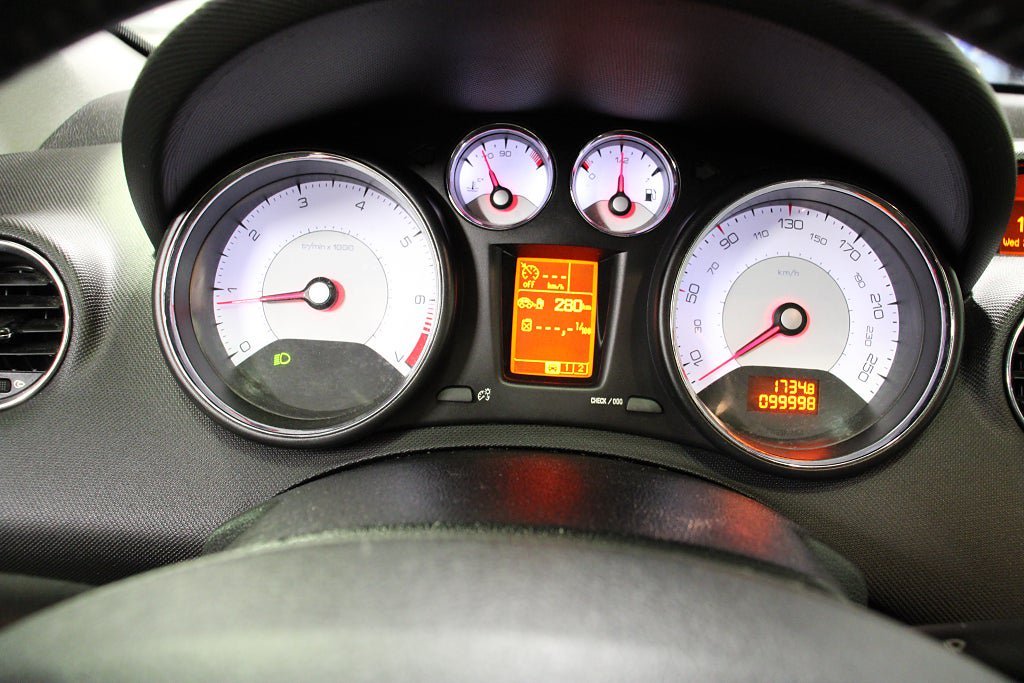 Vehicle Image 9