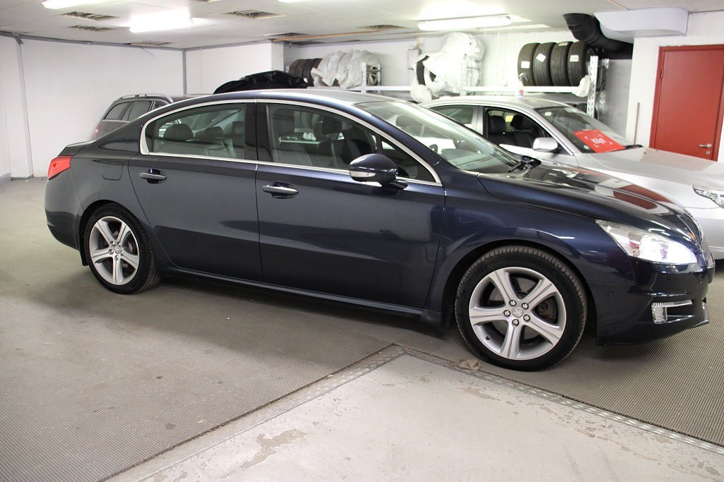 Vehicle Image 16