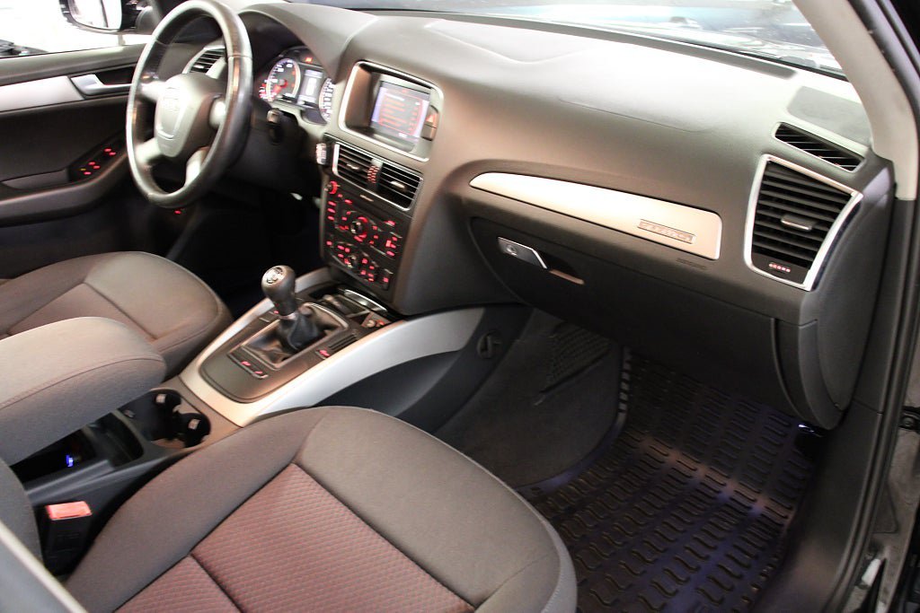 Vehicle Image 16