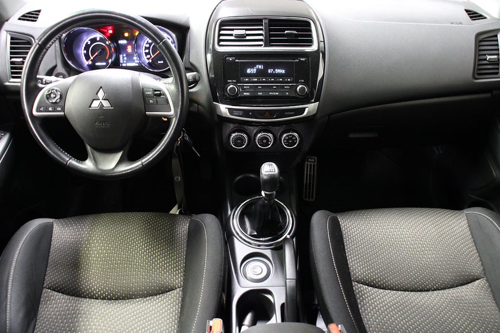 Vehicle Image 8